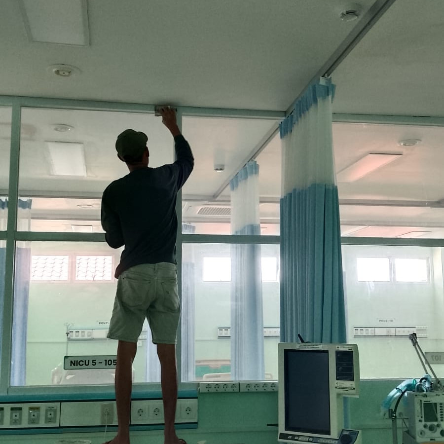 PEMELIHARAAN AREA KORIDOR KAMAR OPERASI, AREA STAF DAN KORIDOR KAMAR OPERASI BELAKANG - depan