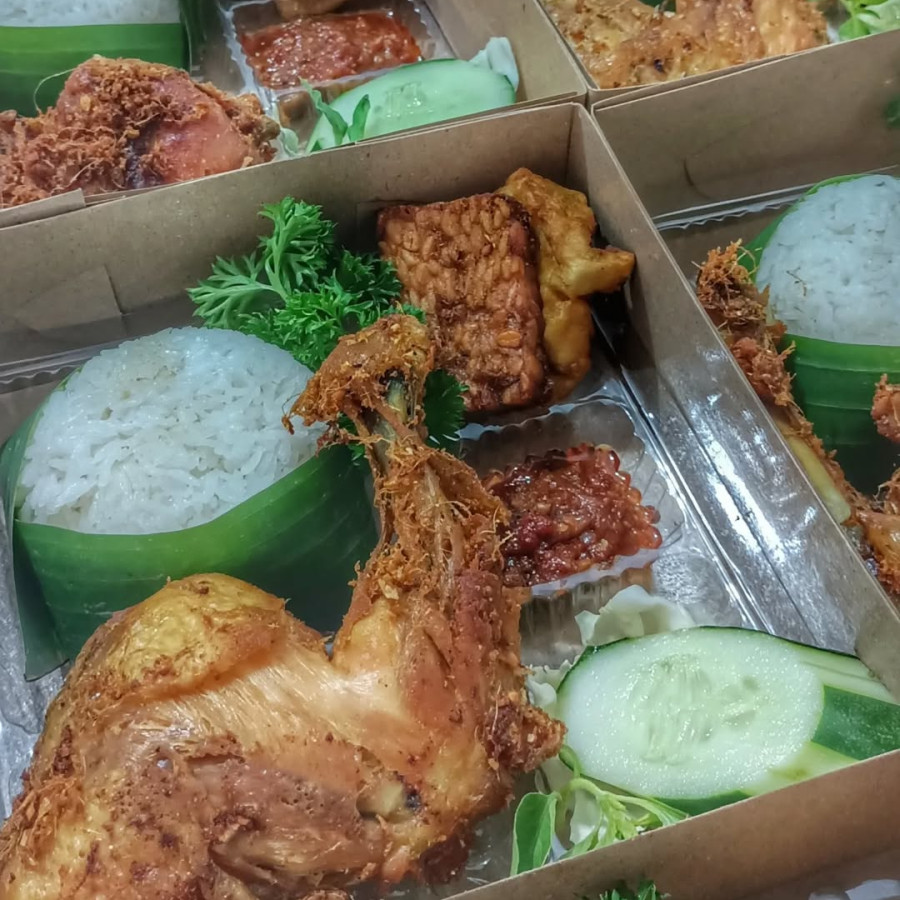 Nasi Box Ayam Goreng / Bakar - utama
