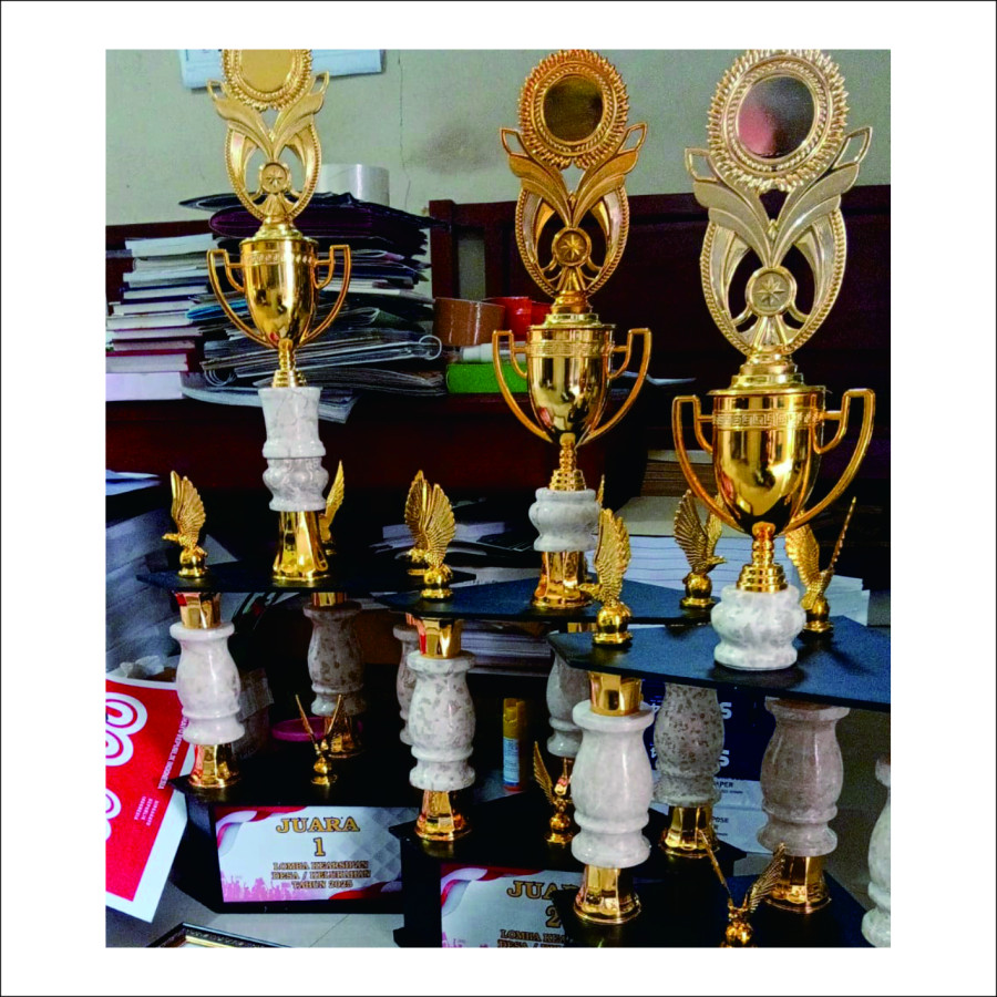 Cetak Piala  3 Kaki