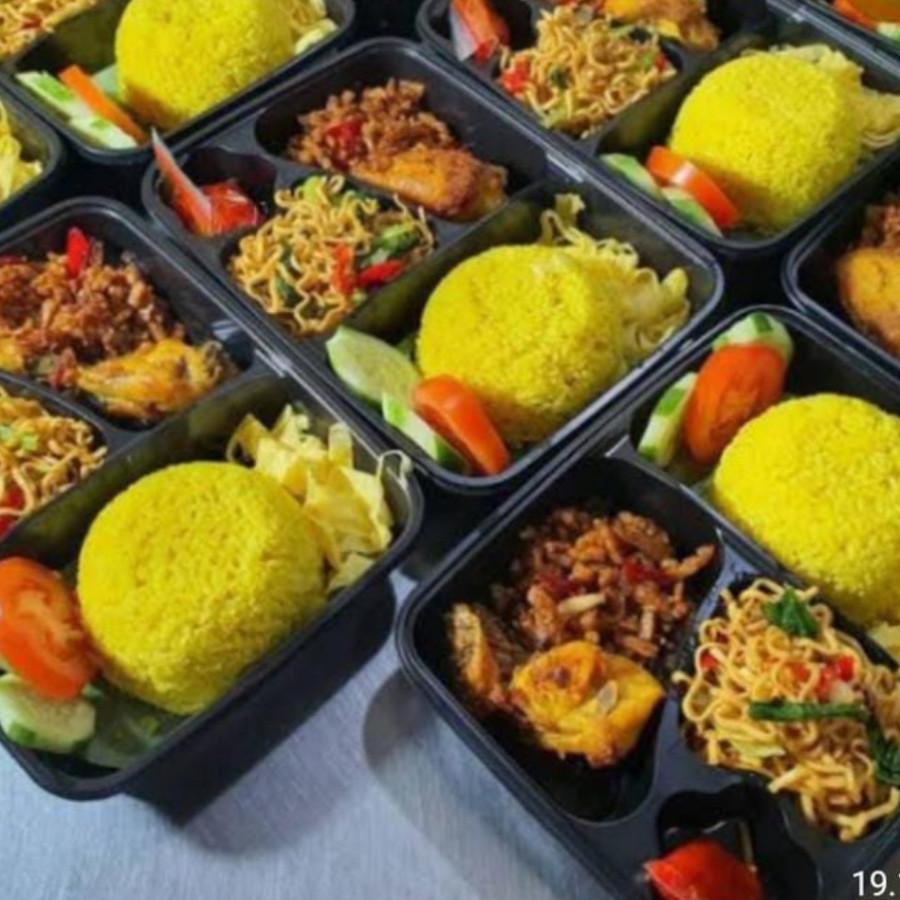 Nasi kuning komplit