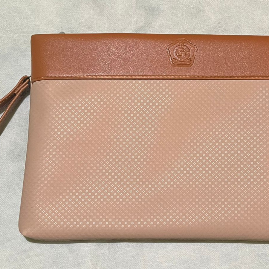 Clutch KwK sint - utama