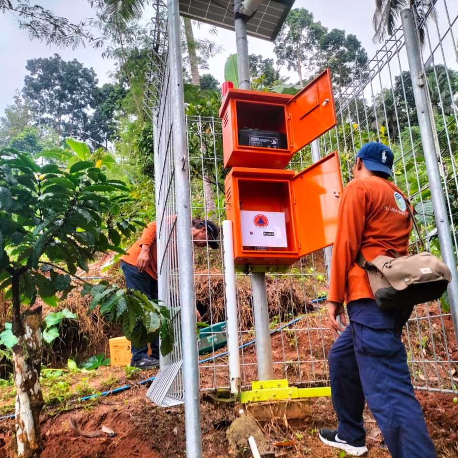 EWS LONGSOR/PERGERAKAN TANAH LONGSOR TELEMETRI TELEGRAM - utama