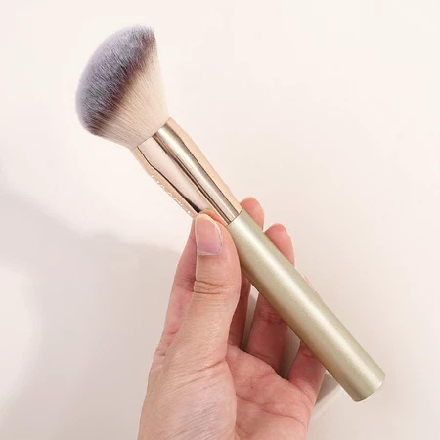 blush brush