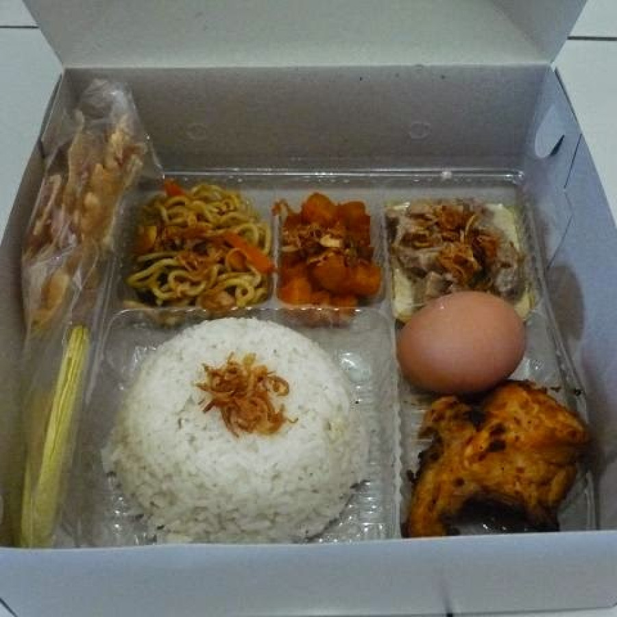 Paket Hemat Nasi Box + Minum - detail