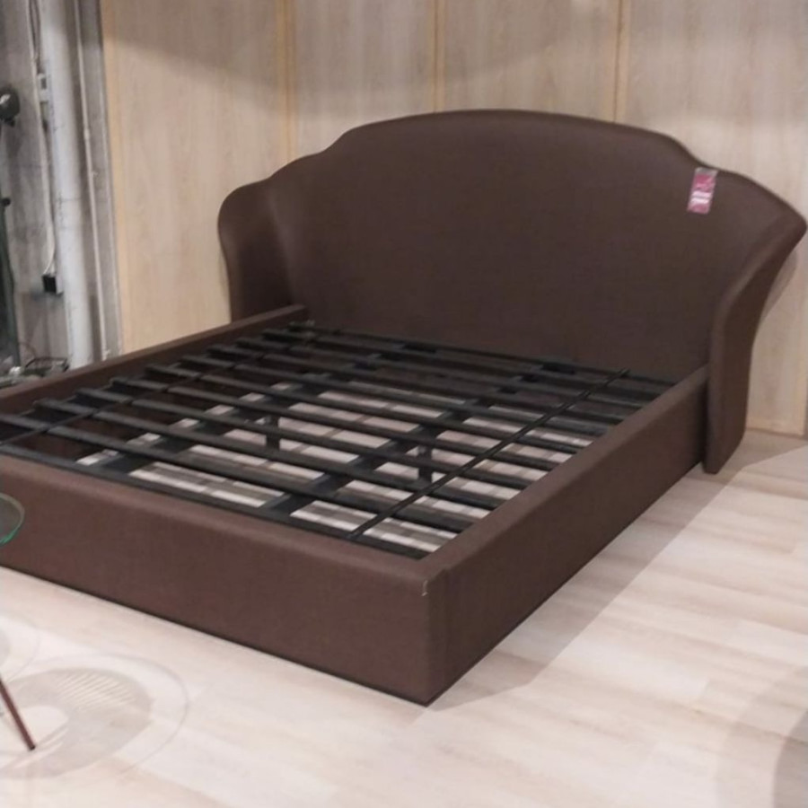 Tempat Tidur Kayu solid Vivere Raya Bed - Extra King - depan