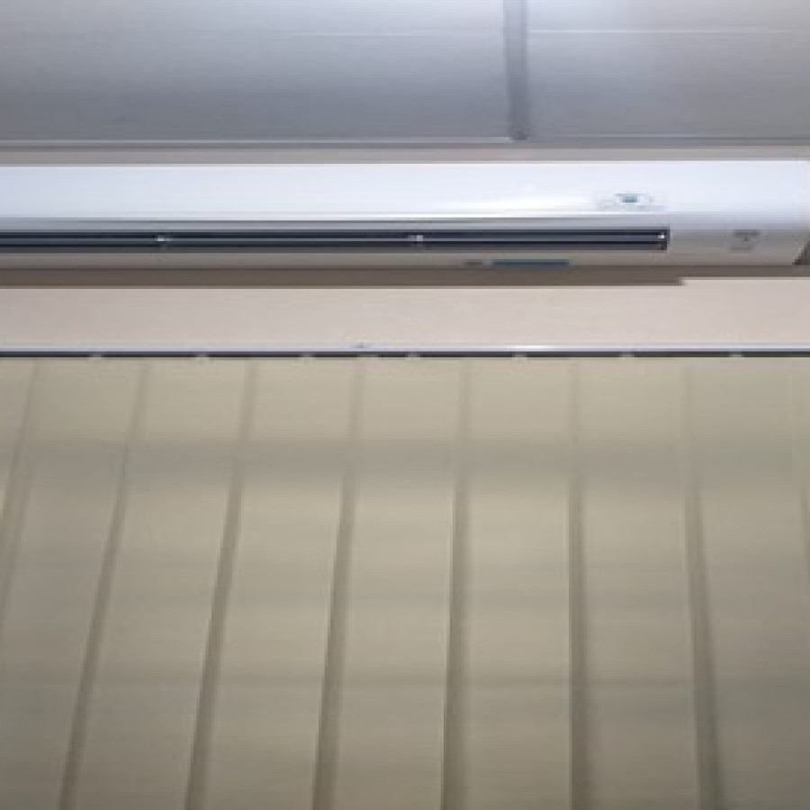 Pemasangan AC Split 1 Pk merk Daikin - samping