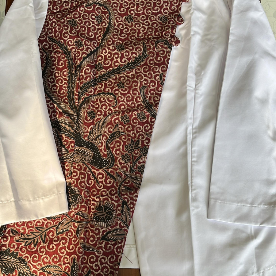 Kemeja Batik Uni Bersorek Solo