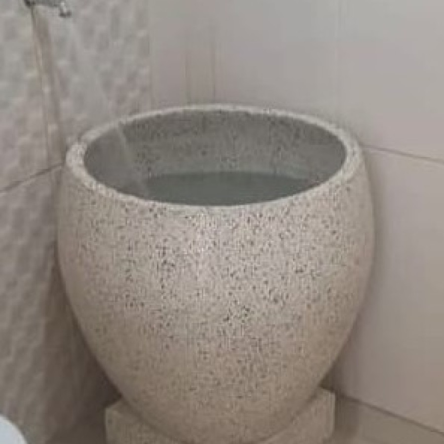 Bak mandi Teraso Lokal Type Gentong - depan