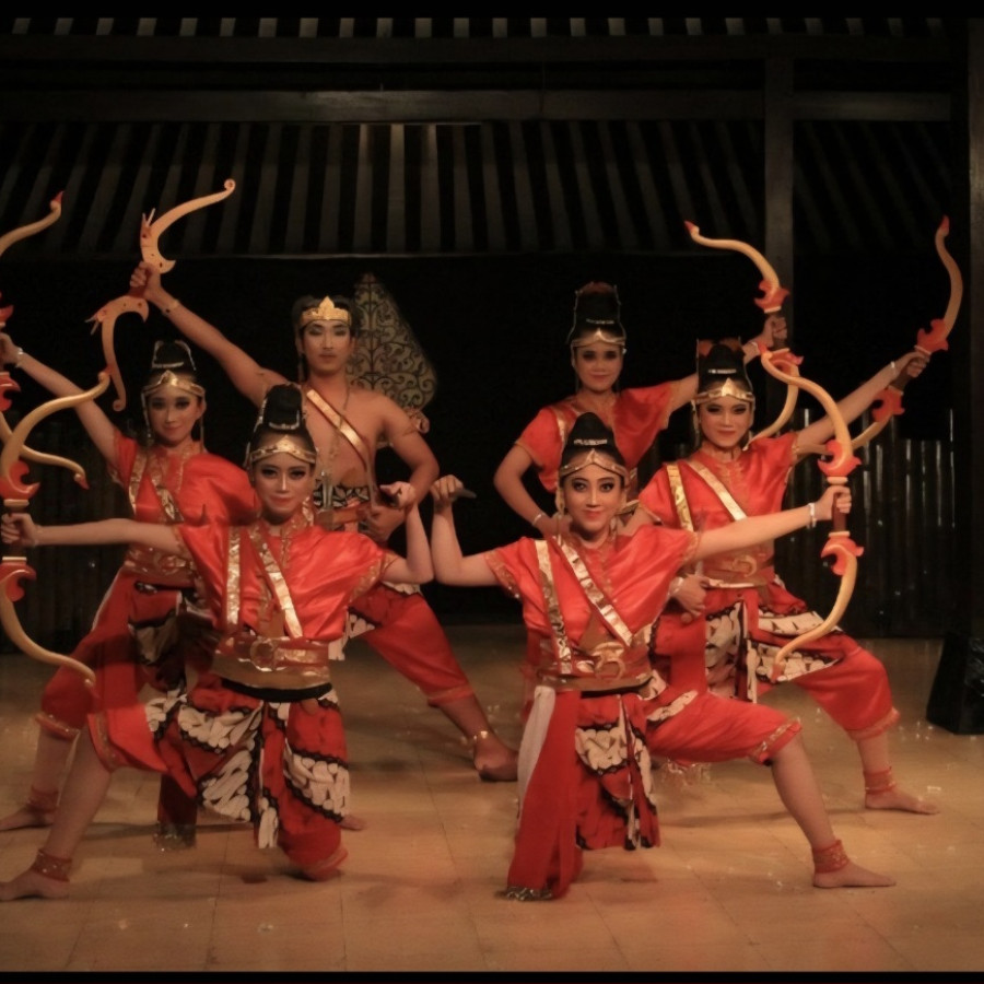 Penampilan kelompok tari - utama