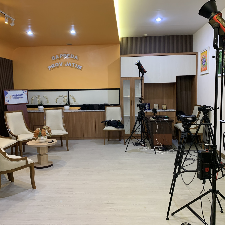 Paket Podcast Pemerintah – Cara Elegan Mempromosikan Program Kerja Anda Lewat Suara - depan
