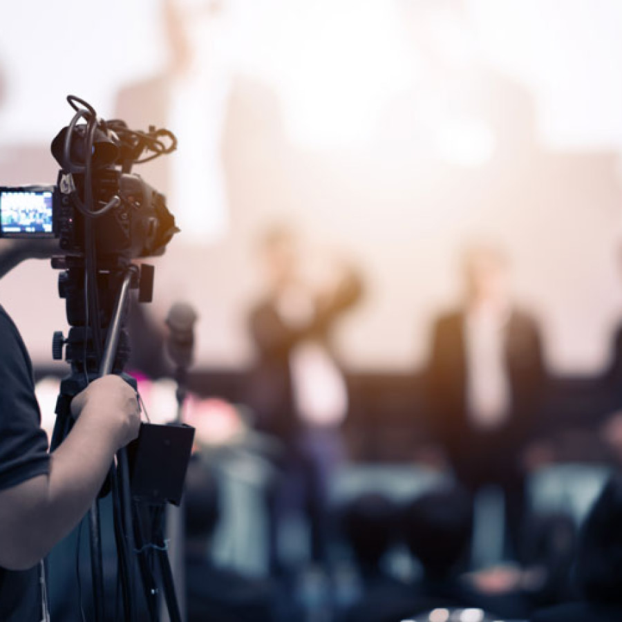 Produksi dan Publikasi Televisi Talkshow