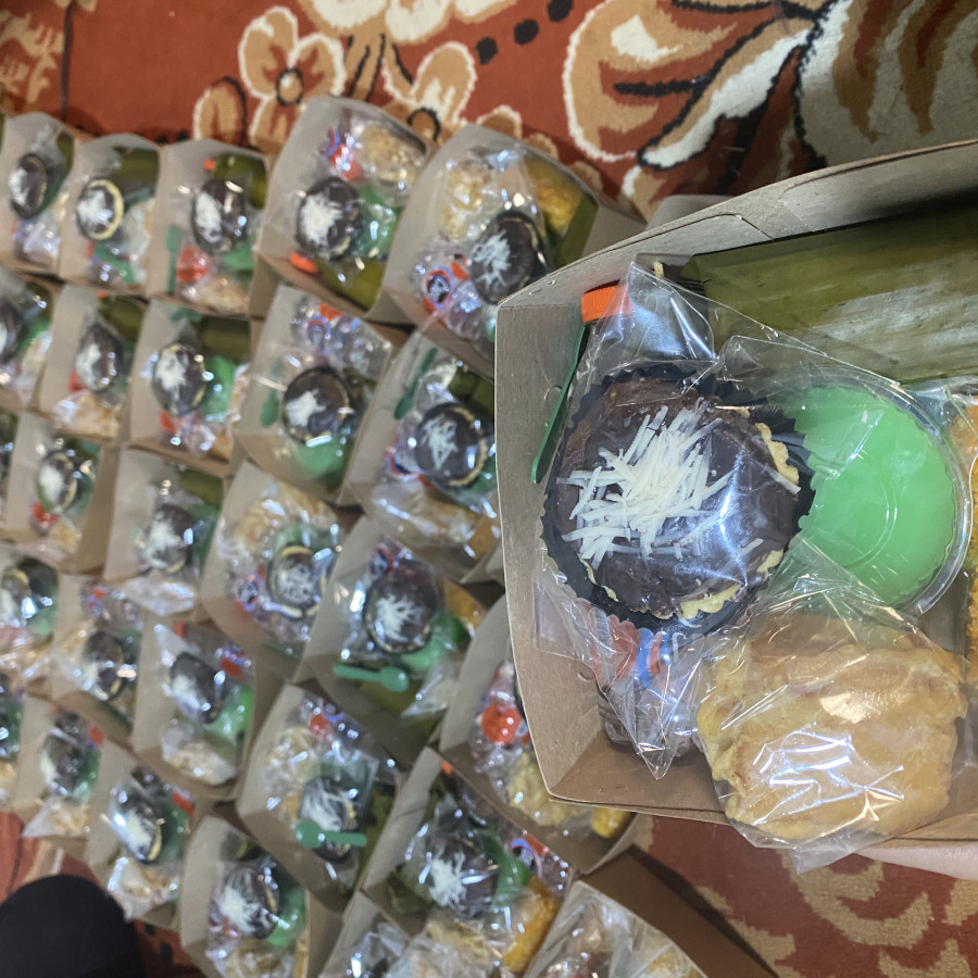Aneka Snack Box