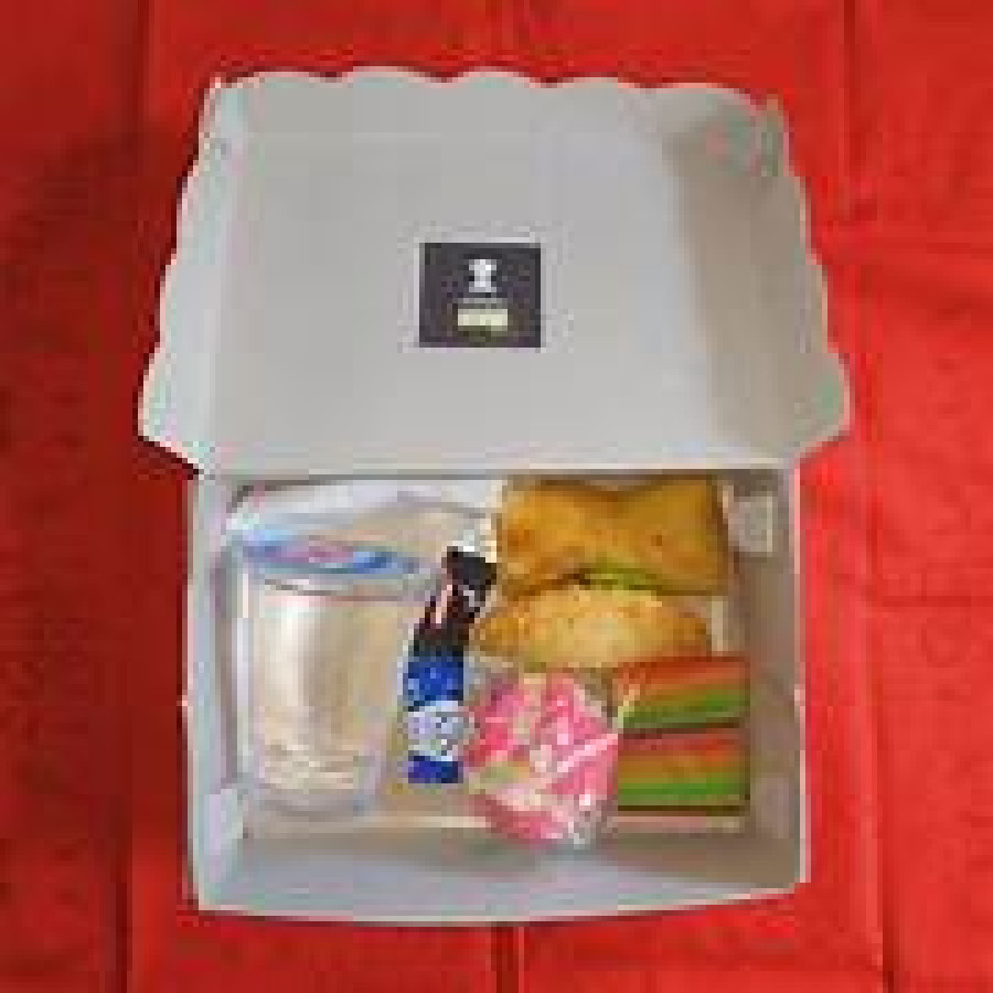 Snack Box makanan ringan - utama