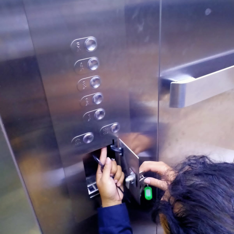 Jasa Pemeliharaan Unit Lift gedung Labkes Semarang - depan
