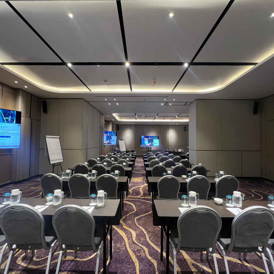 HALFDAY MEETING (MERCURE MADIUN) - depan