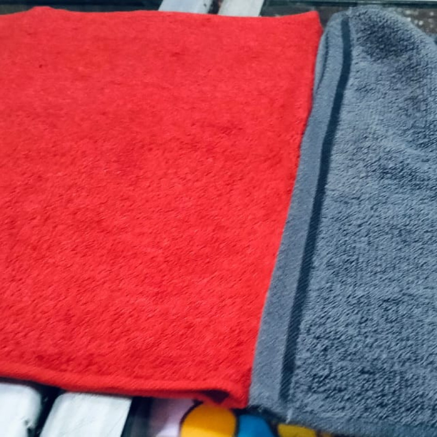 HANDUK warna Abu 70cm x 30cm - depan