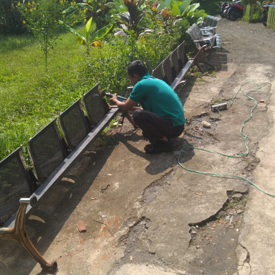 Pengelasan Kaki Kursi dan Pengecatan