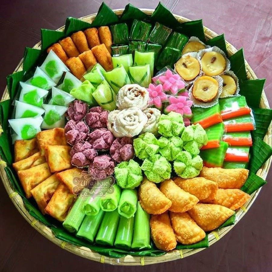 Tumpeng jajan tradisional - depan