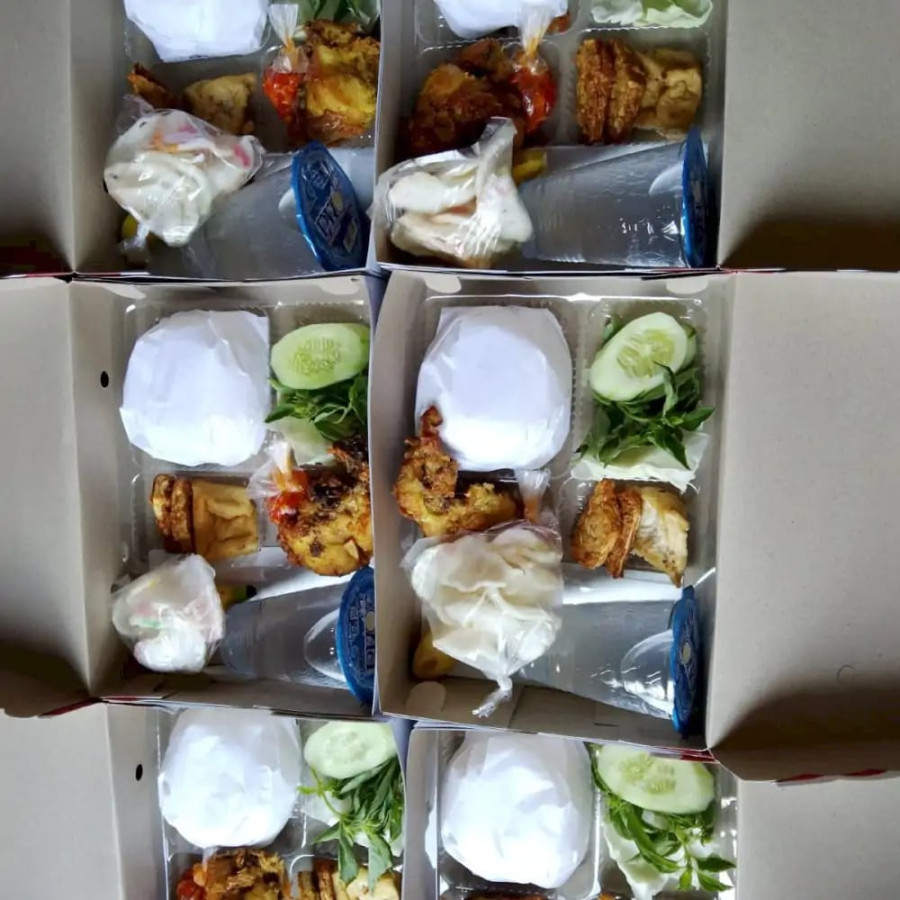 Paket Nasi Ayam Lalapan - depan