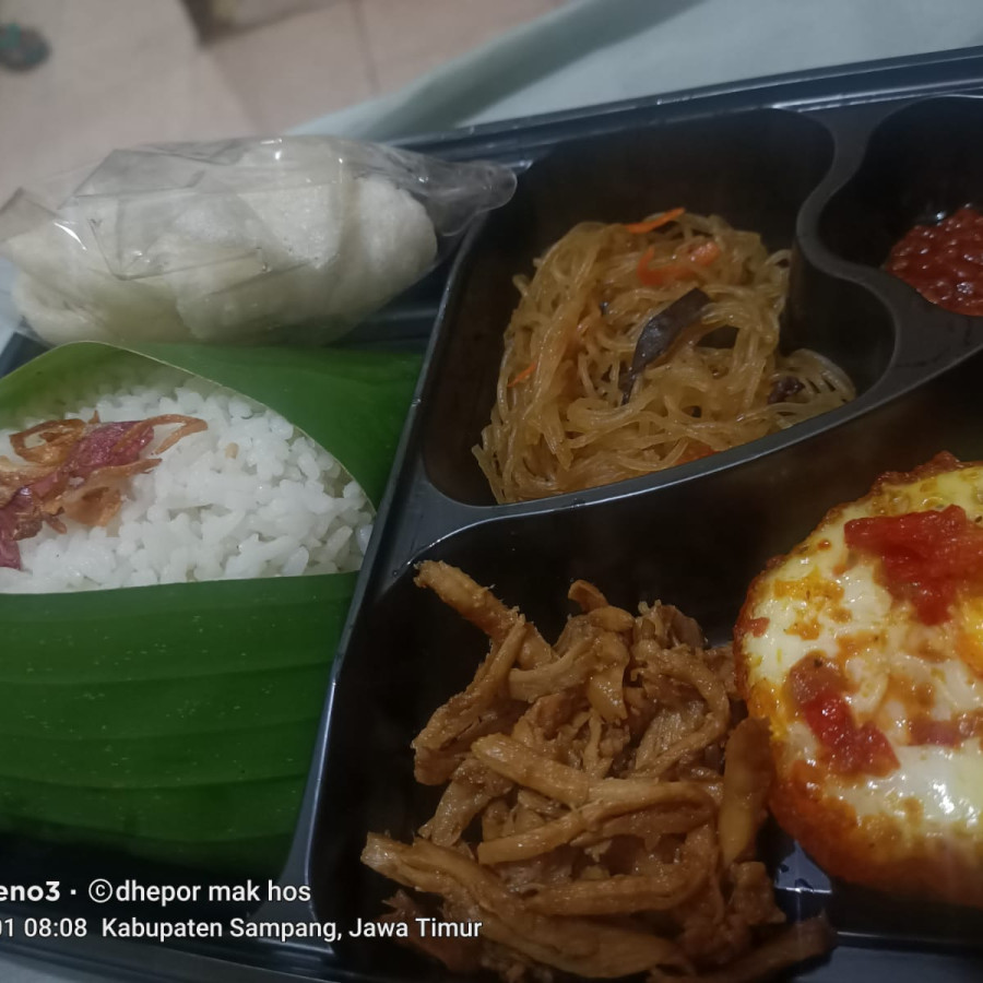 nasi uduk ayam suwir