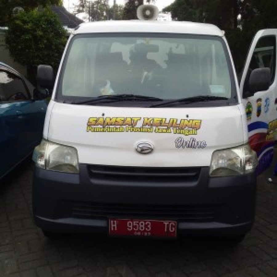 Paket Branding Dan Vernish/Clear Eksterior Mobil - depan