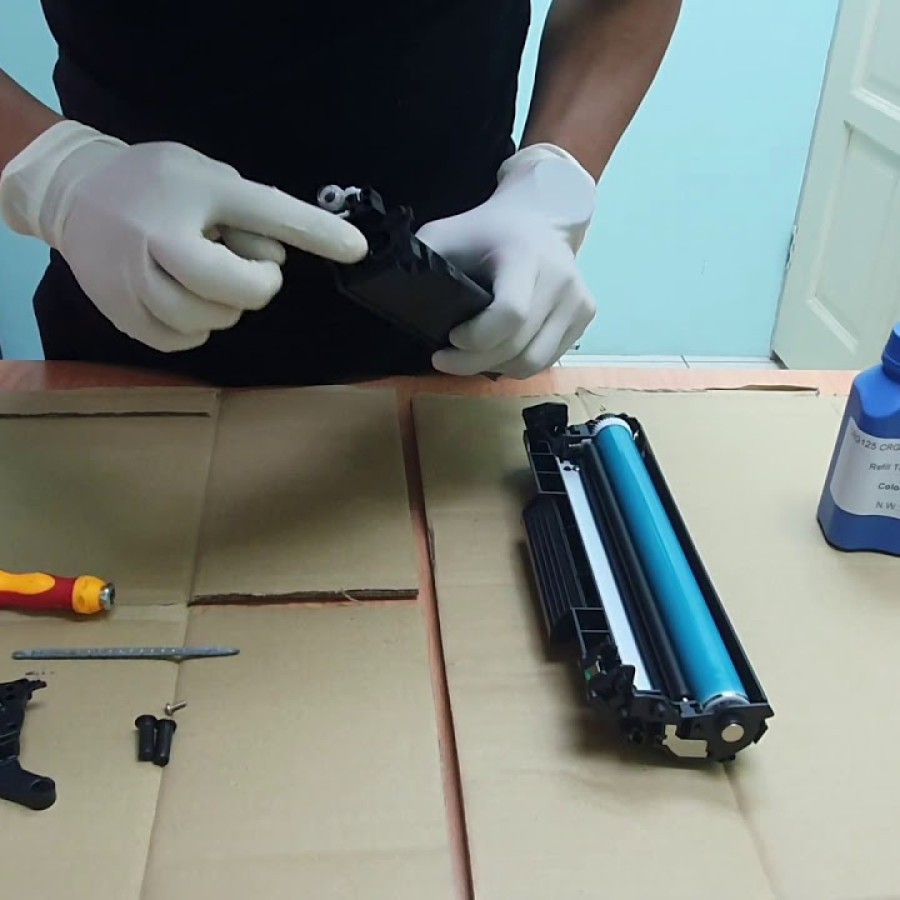 Refill toner