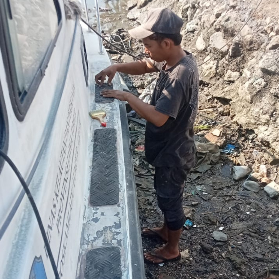PERAWATAN DAN PEMELIHARAAN SPEEDBOAT FIBERGLASS - samping