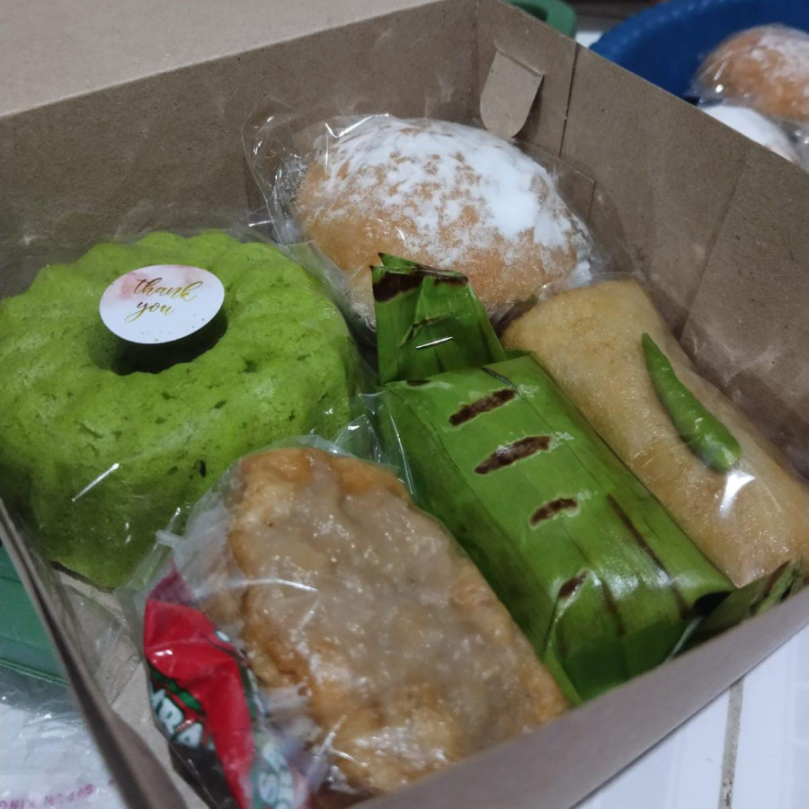 Paket Snack (kue basah) - samping