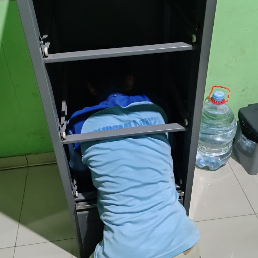 Perbaikan locker - Ringan