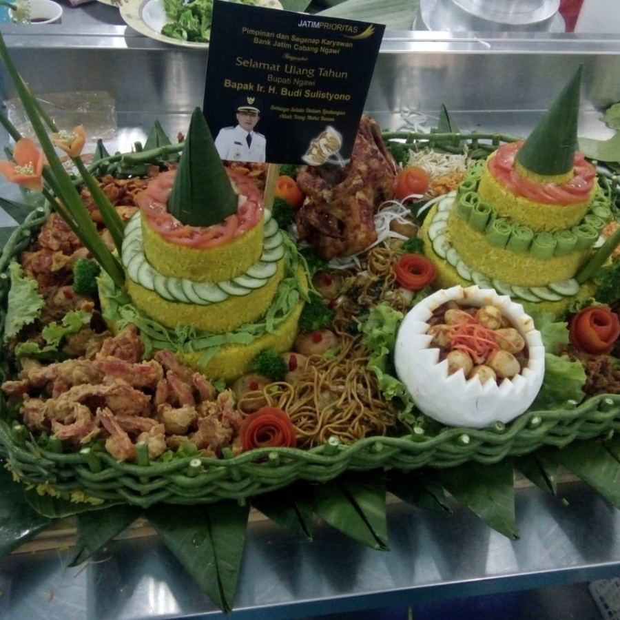 Nasi Tumpeng