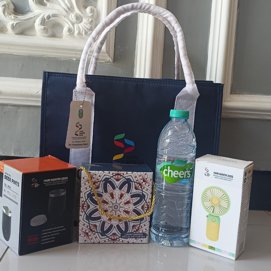 Goodiebag d300 satu paket - depan