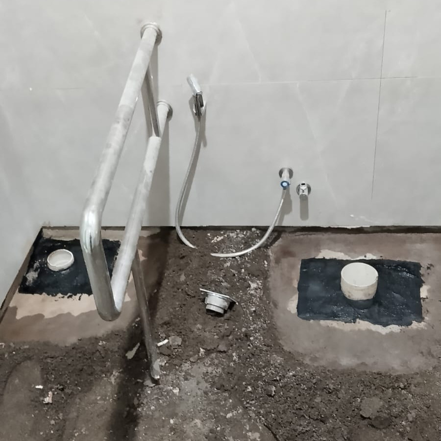 PEMELIHARAAN / PERBAIKAN TOILET PASIEN DAN STAF GEDUNG ASTADAYA - detail