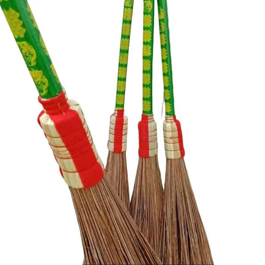 SAPU TAMAN/ SAPU LIDI | HOME MADE