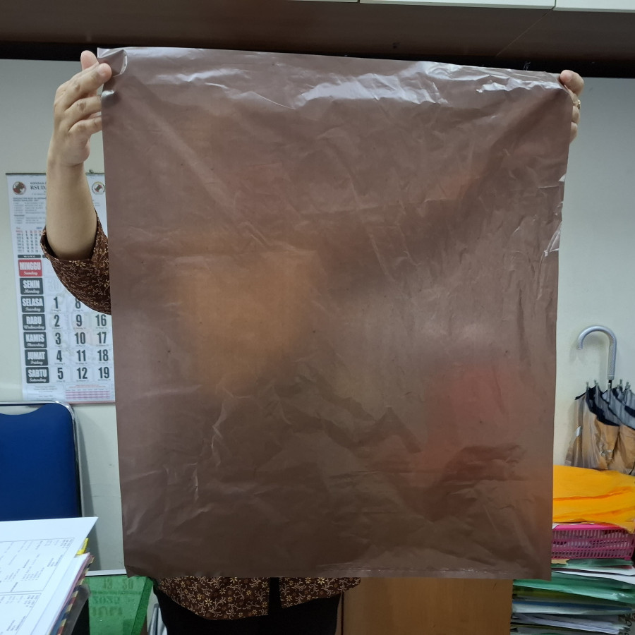 Plastik Coklat Besar HDPE. 65 cm x 80 cm x 0,035 mm