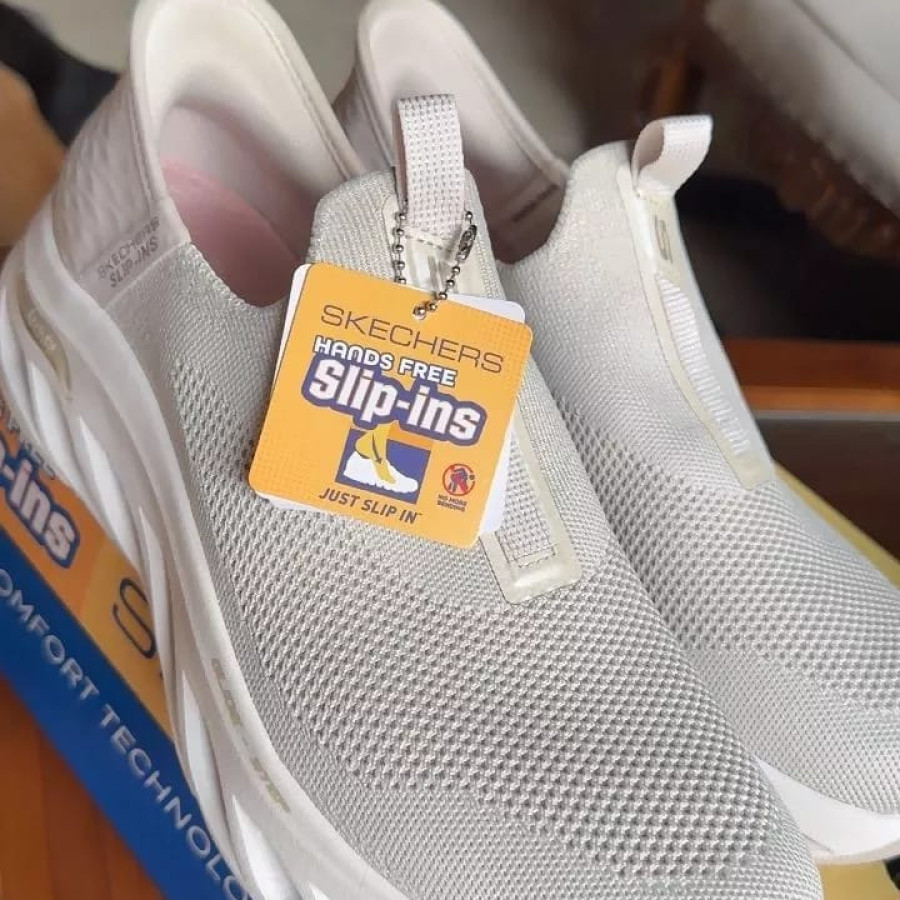 Sepatu Skechers Hands Free