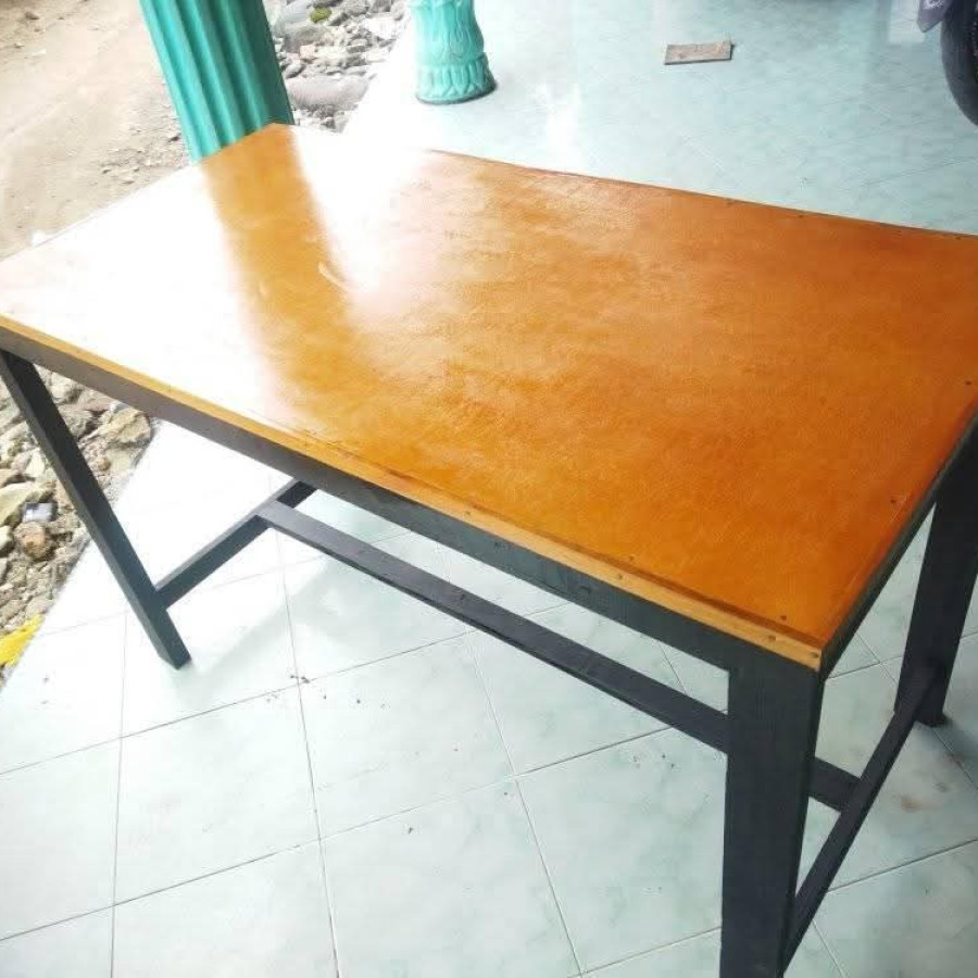 Meja biasa