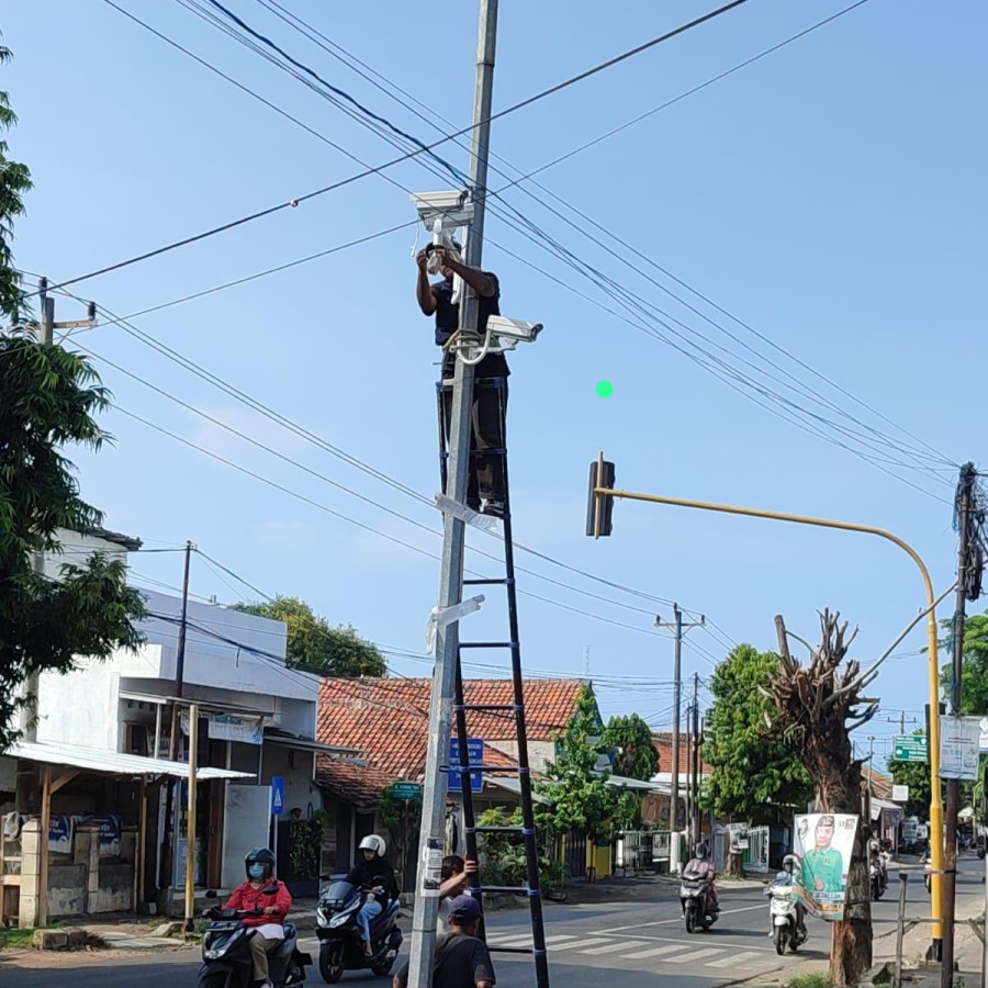 Paket IP CAMERA Colorvu 5 Camera - samping