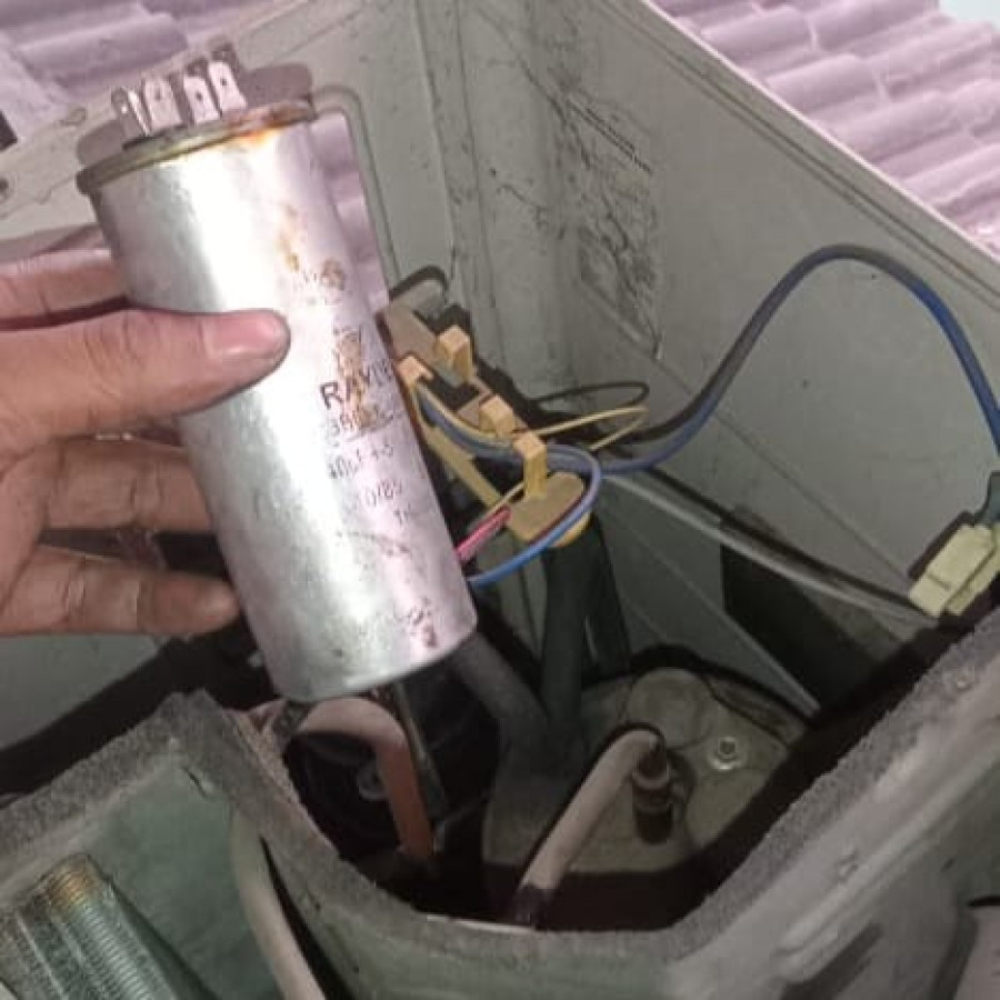 Kapasitor & kabel socket serta pemasangan