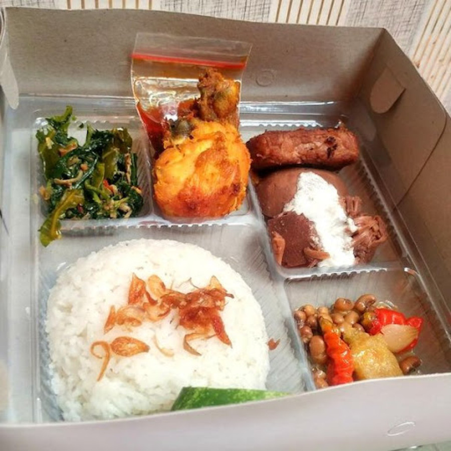 Paket Hemat Nasi Box + Minum - samping