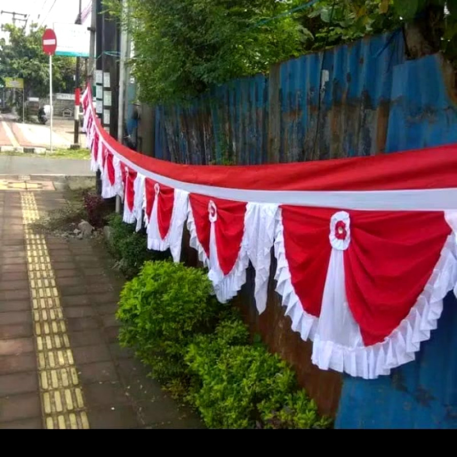 Bendera Merah Putih Rumbai Polos - depan