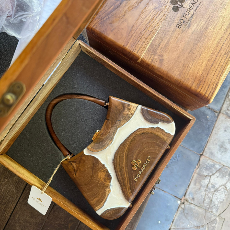 Kerajian Tas Kayu