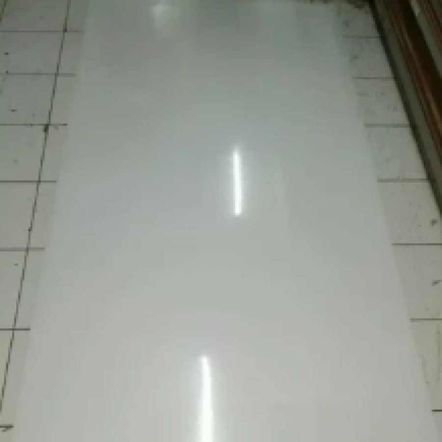 HPL warna putih solid merk TACO - depan