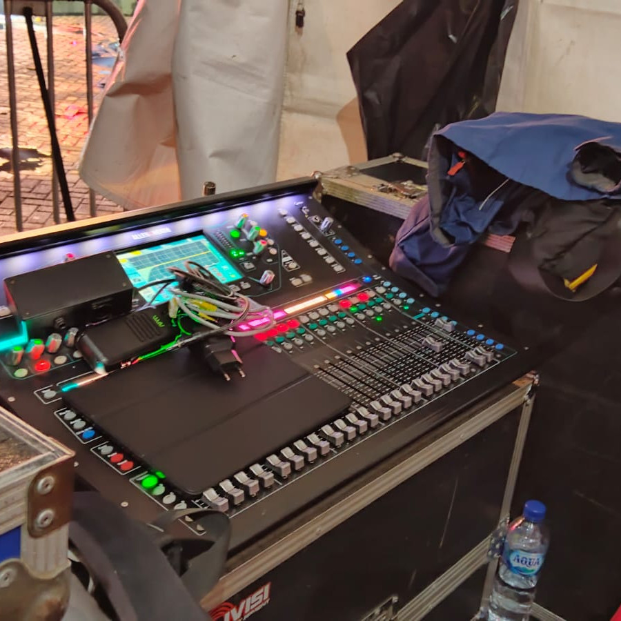 Sewa Sound System 20.000 watt - depan
