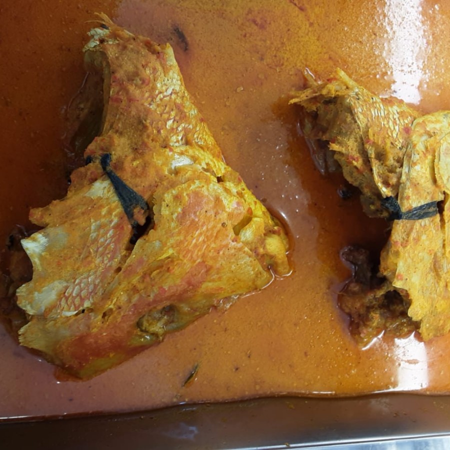 Bungkus nasi ikan kepala kakap - utama