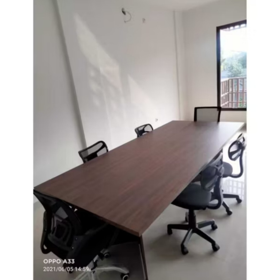 Pemeliharaan Meja dan Kursi Kerja/Rapat