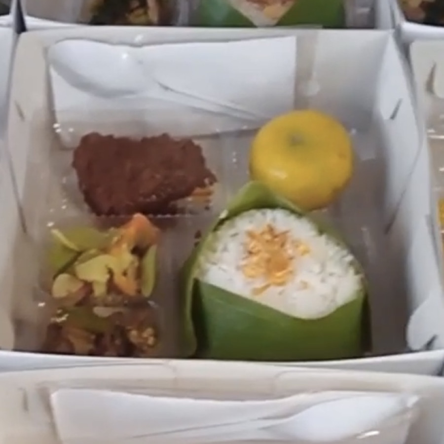 Nasi box rendang