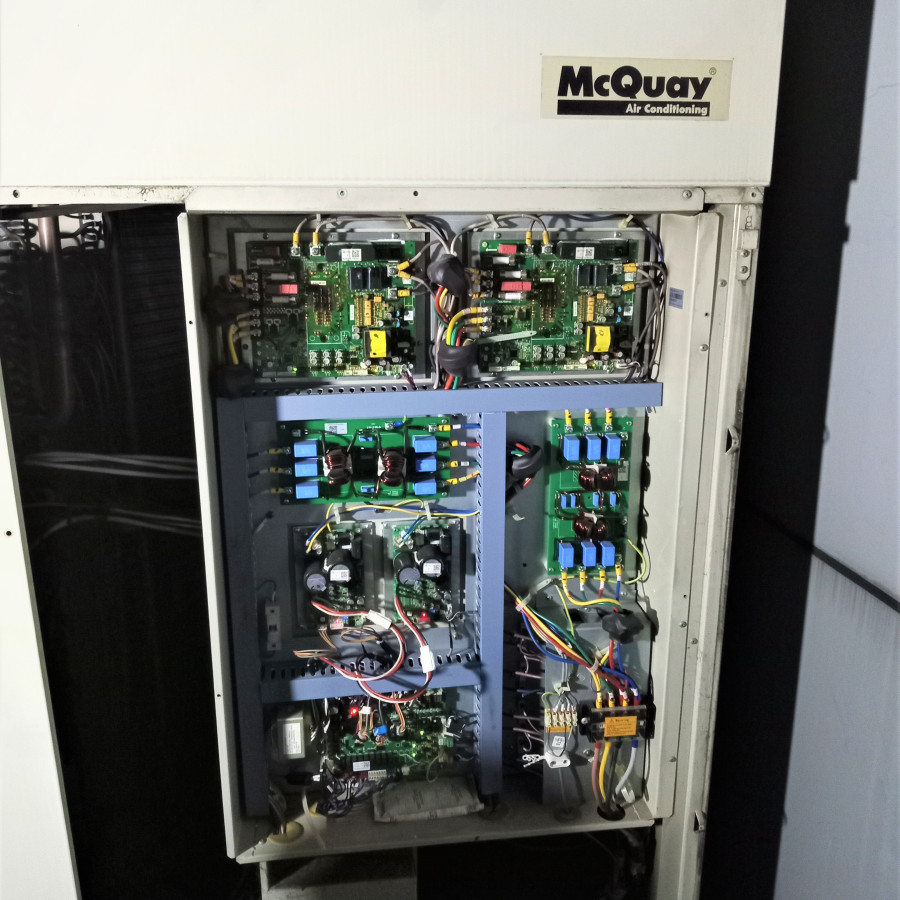perbaikan kebocoran dan isi freon R410 ac cassete - detail