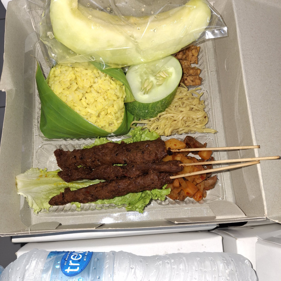Nasi Kuning Sate Lilit