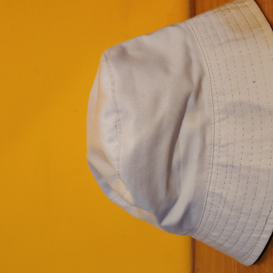 Topi Bucket Hat - detail