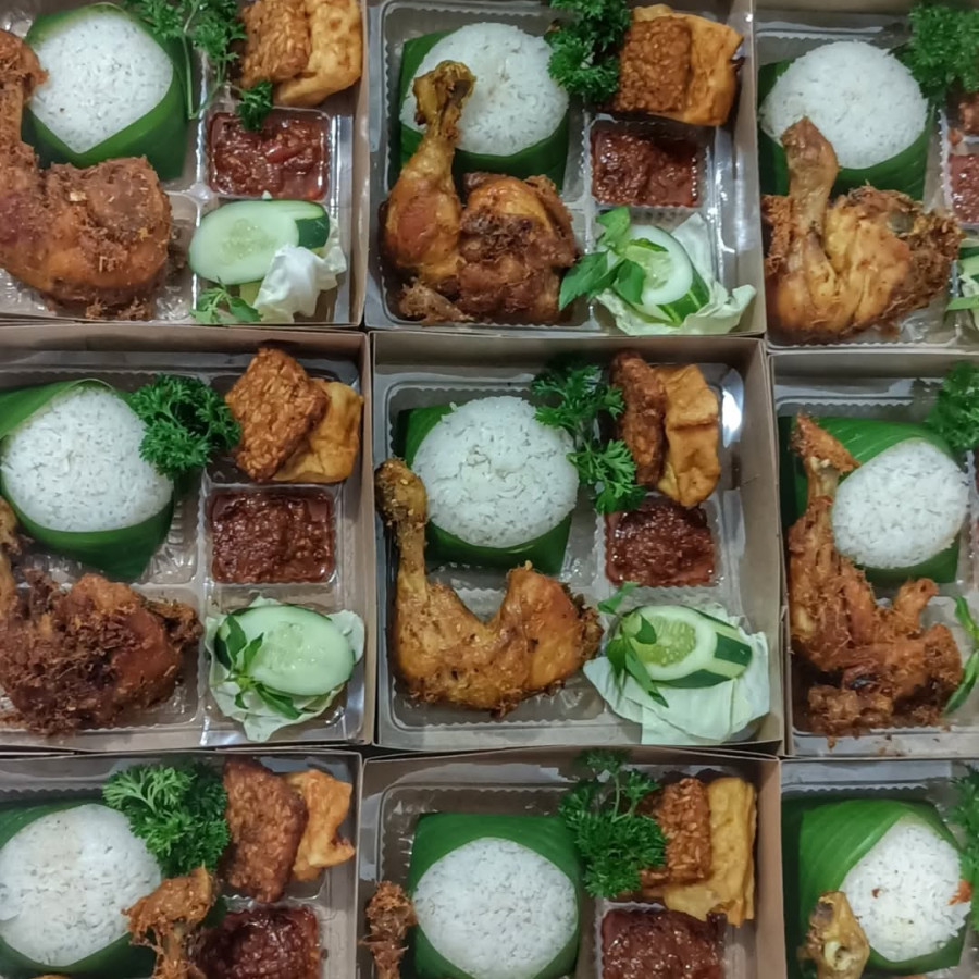 Nasi Box Ayam Goreng / Bakar - depan